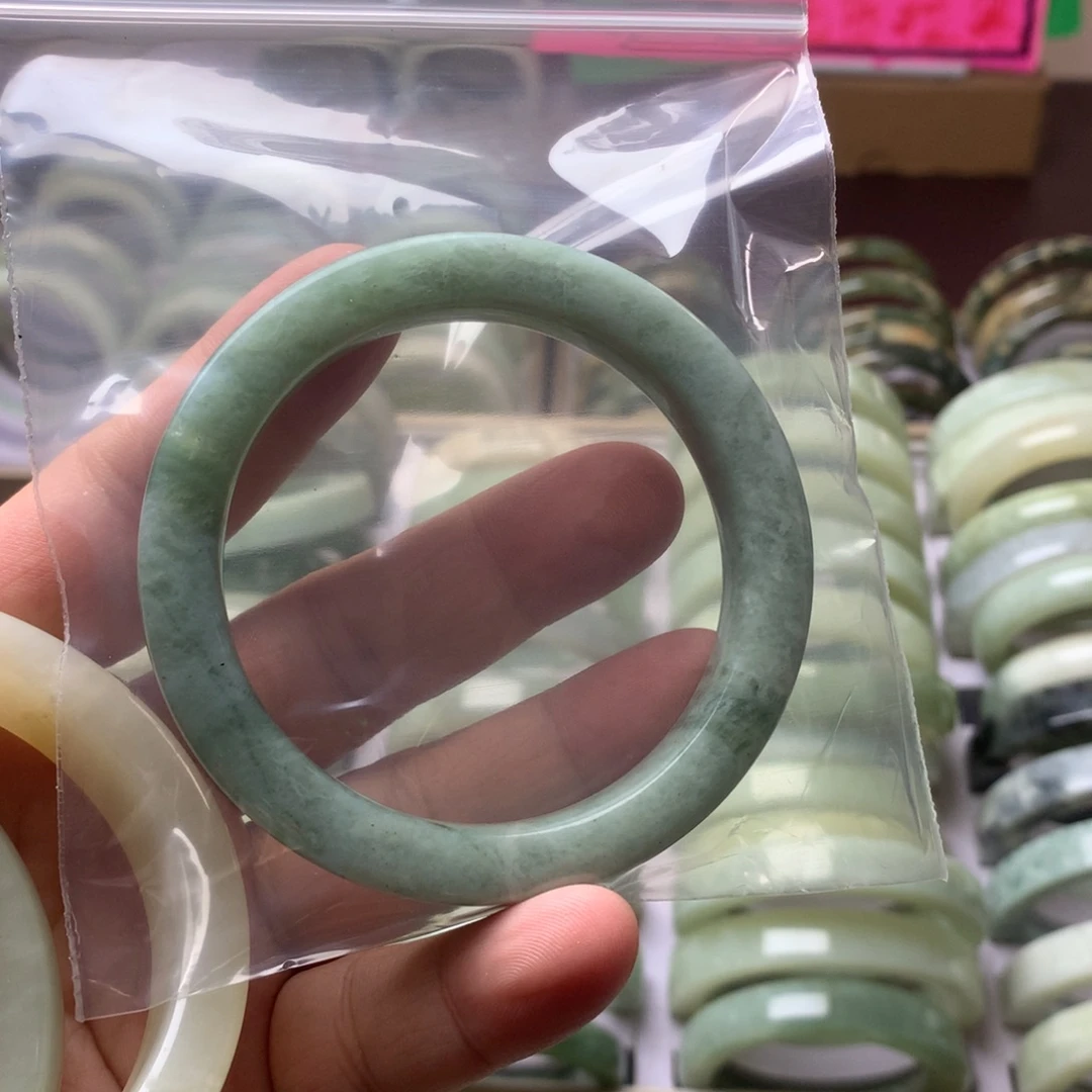 心***呀蛇纹石玉未镶嵌手镯