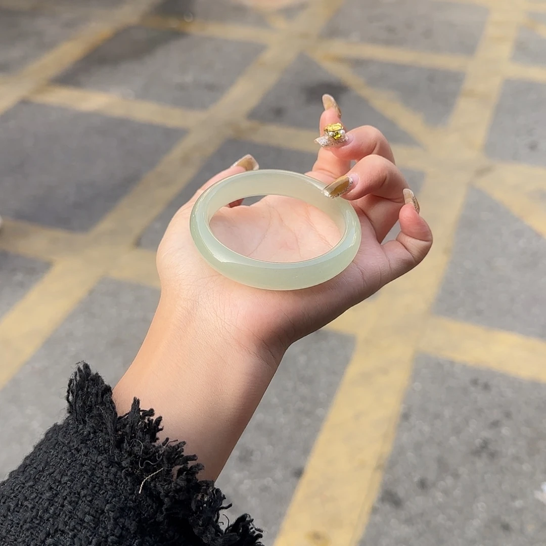 东陵石未镶嵌手镯