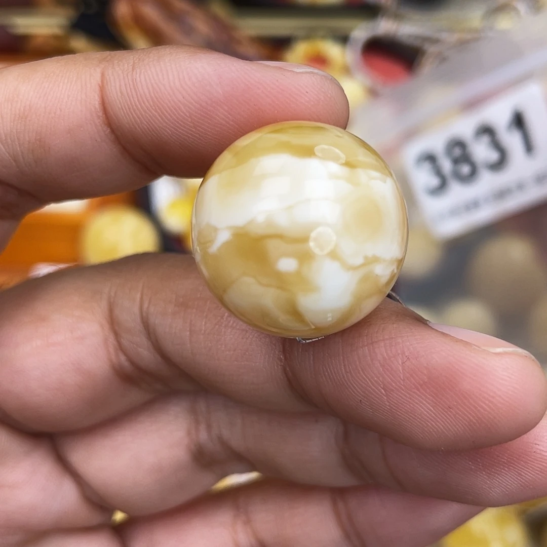 蜜蜡未镶嵌珠宝奇石22.4