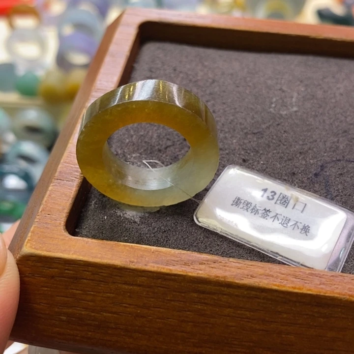 未镶嵌定制翡翠翡翠