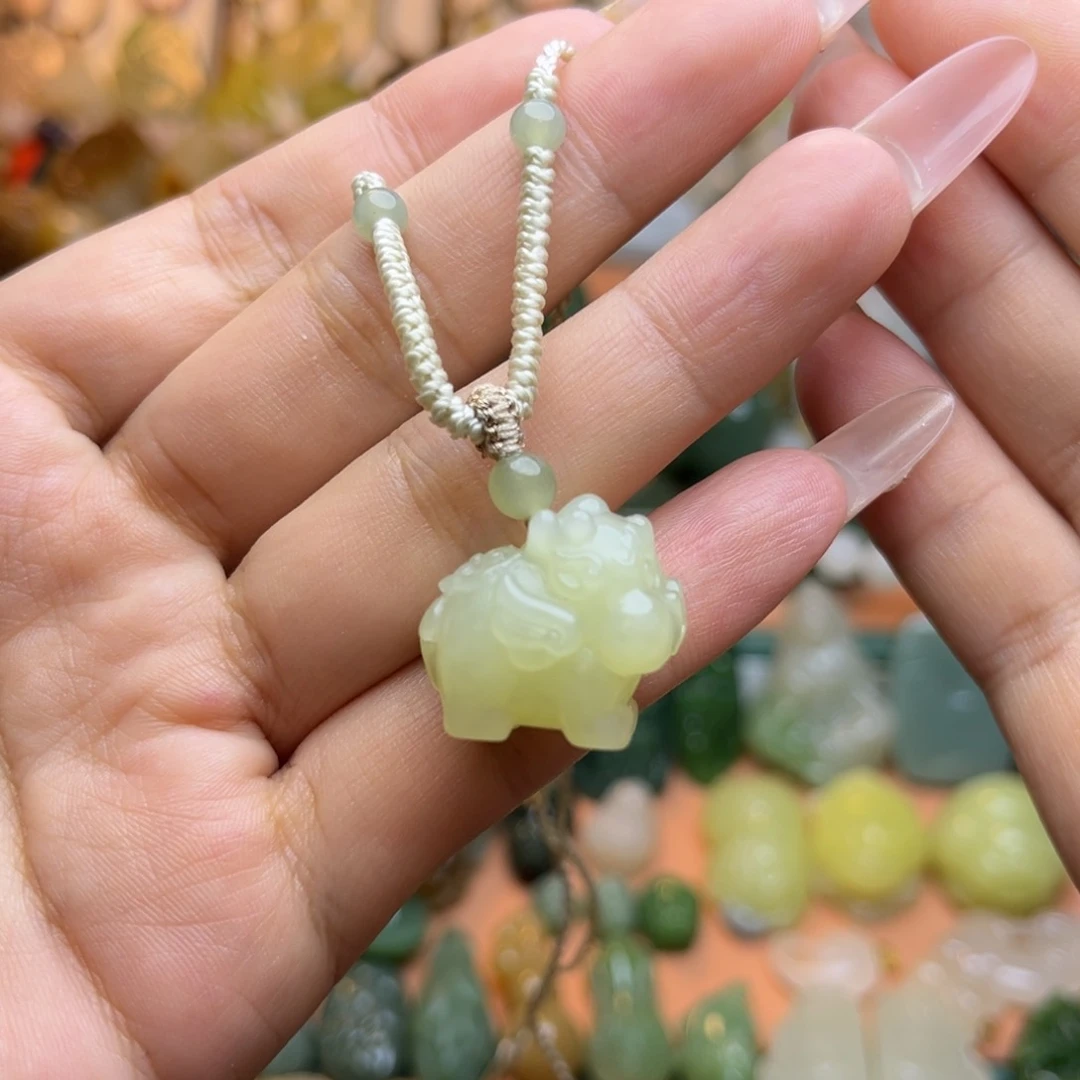 和田玉未镶嵌颈饰