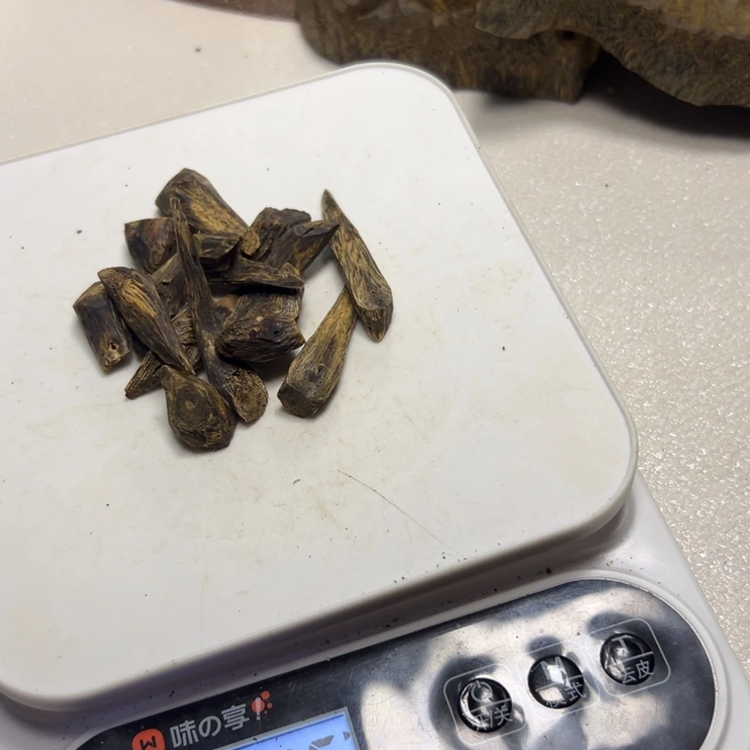 班****沉香沉香碎屑天然结香汝湖15克