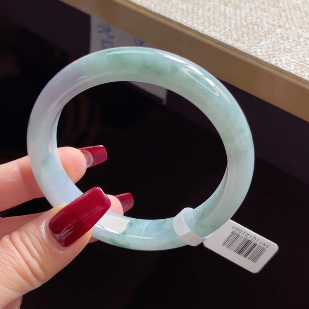 翡翠手镯未镶嵌手镯