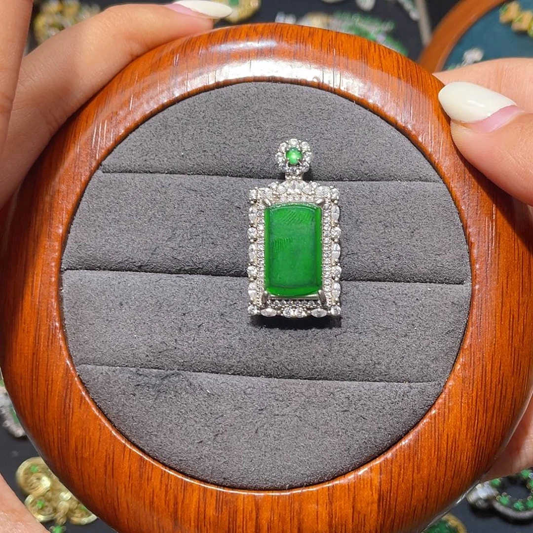 毒***翡翠银S925镶嵌颈饰