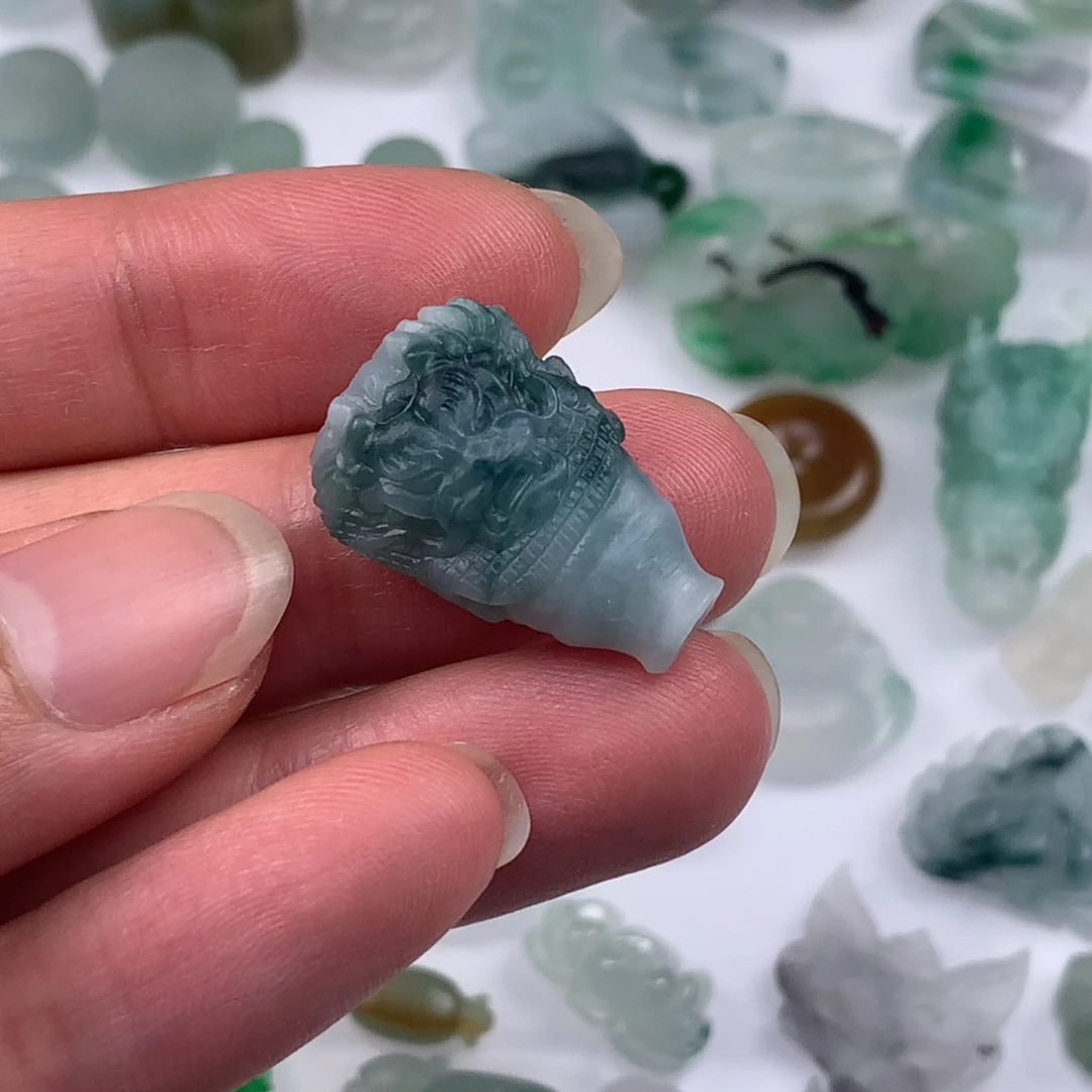 定制翡翠未镶嵌吊坠