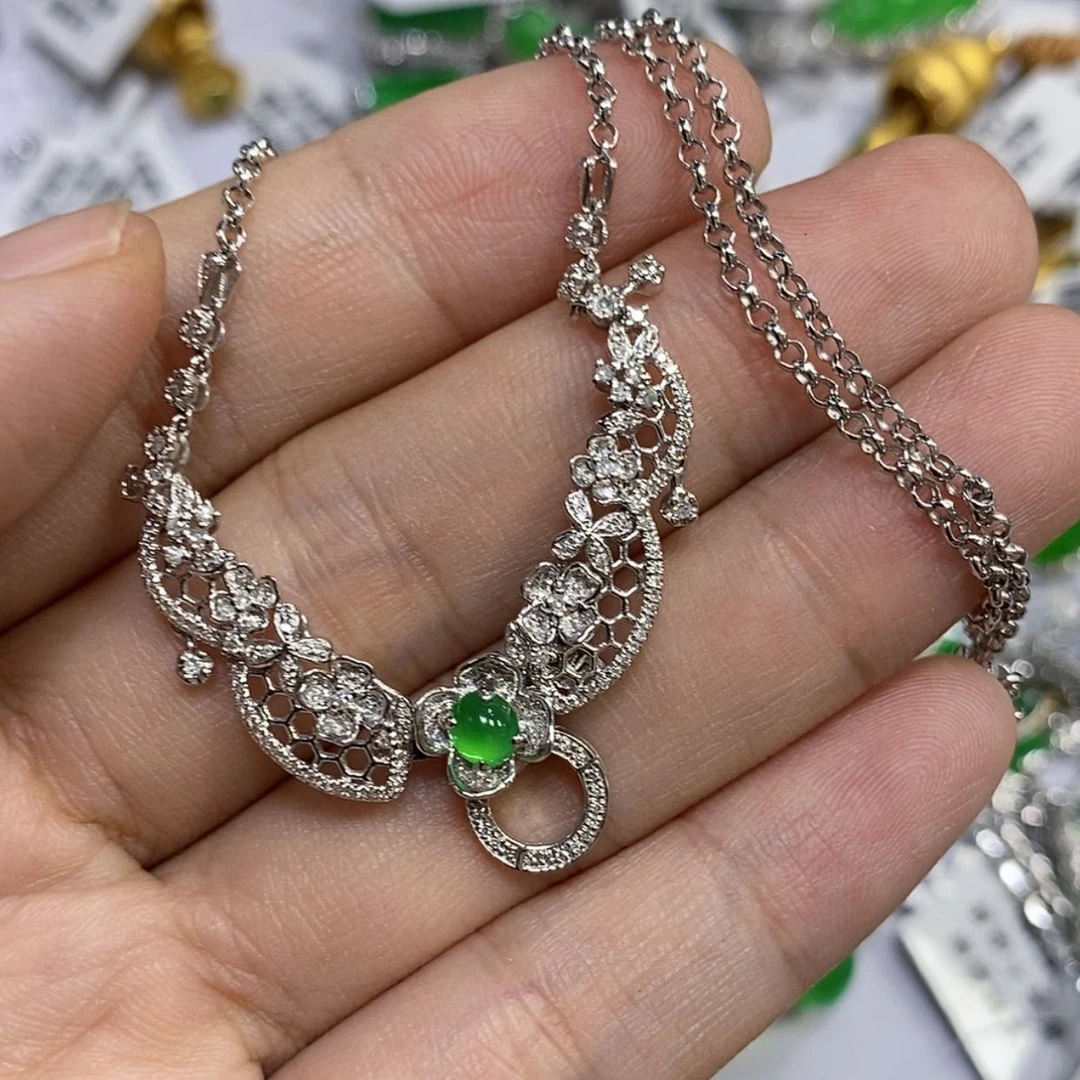 【闪购商品】颈饰18K金镶嵌翡翠幽**香项链