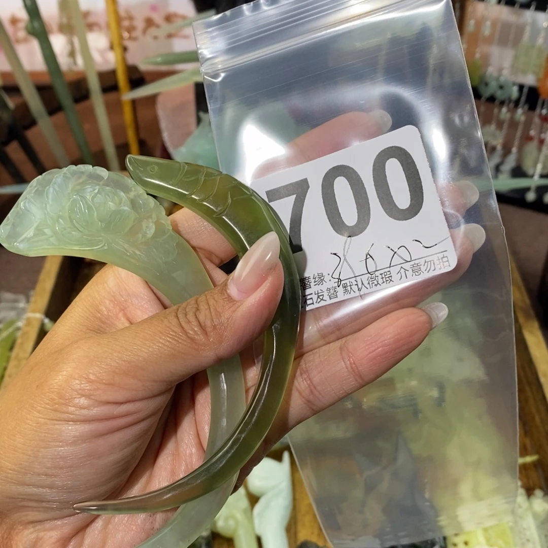 宫***清蛇纹石玉未镶嵌发饰