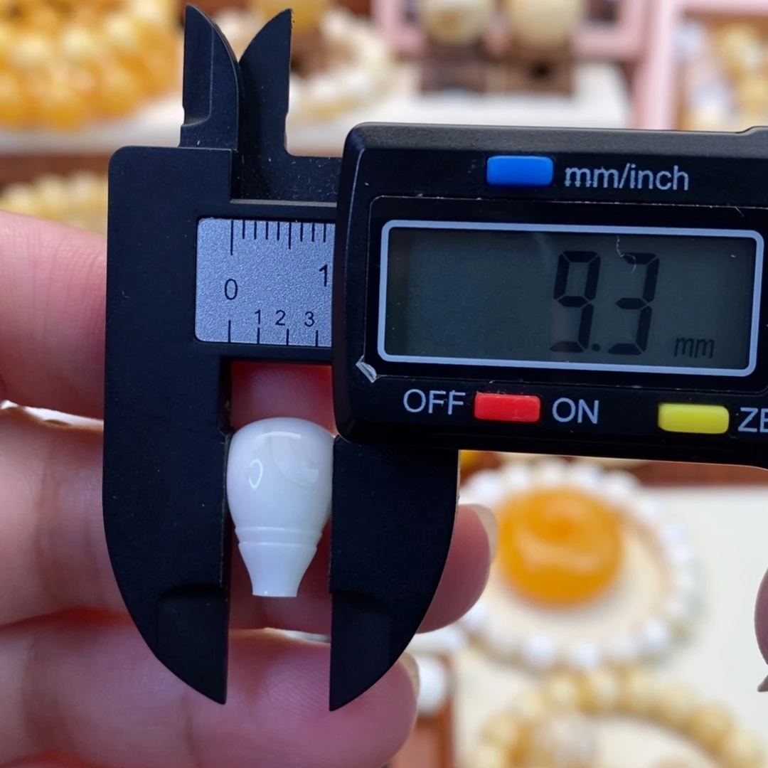 【闪购商品】未镶嵌蜜蜡裸石三通