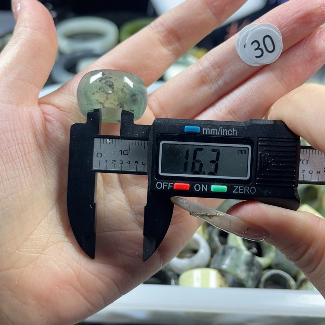 蛇纹石玉未镶嵌戒指