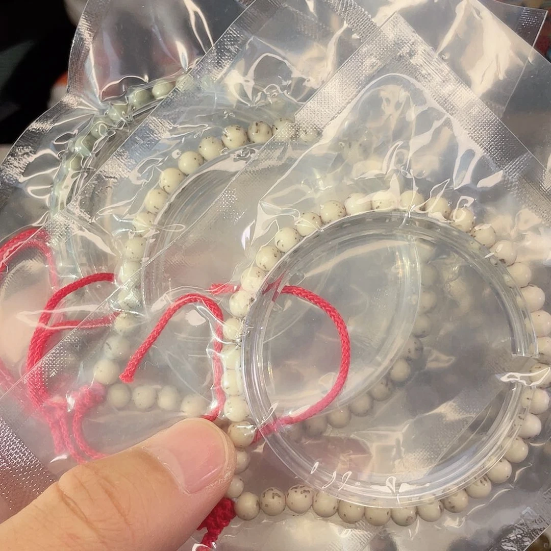 吊坠星月菩提龙蛋6手持