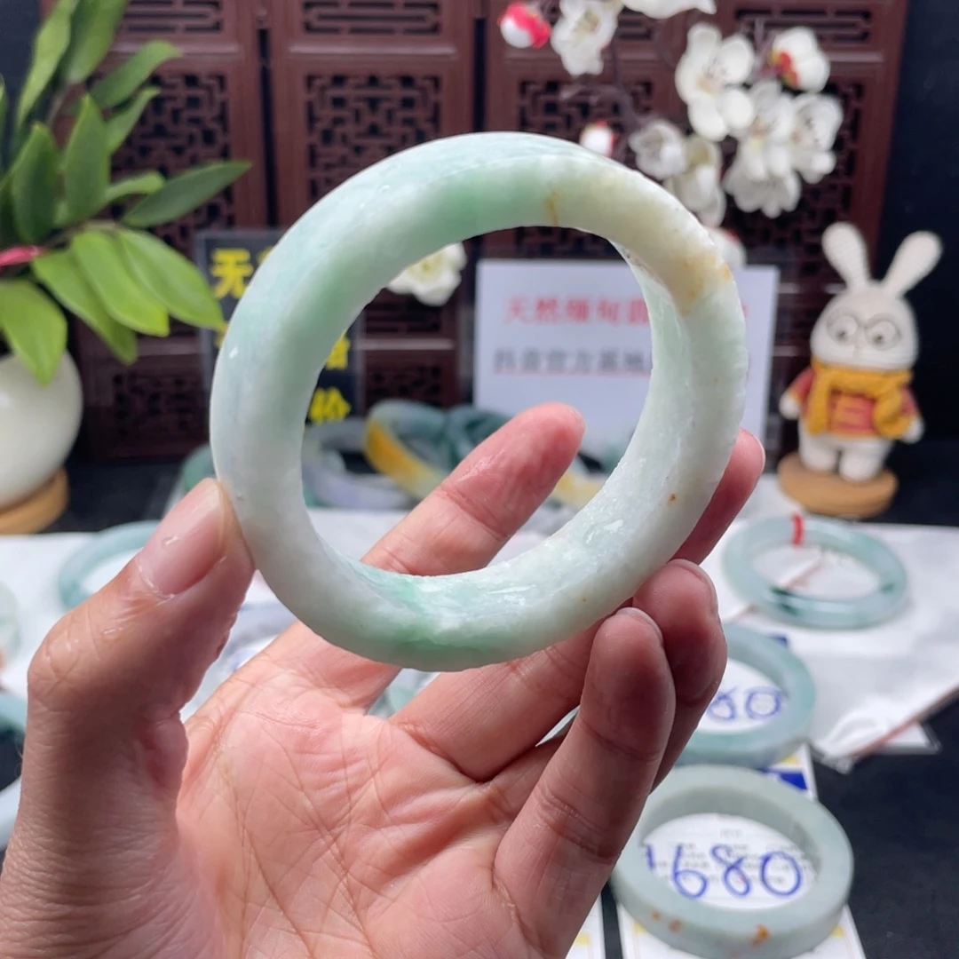 定制翡翠未镶嵌翡翠手镯定制