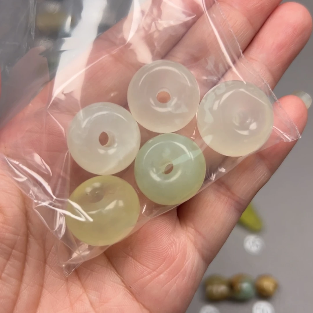 岫玉颈饰未镶嵌卡19发5个