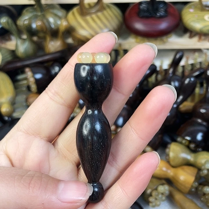紫光檀小莲蓬微瑕9.9一个
