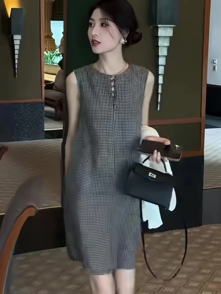 无袖连衣裙女夏季2025新款高级感简约休闲宽松显瘦无袖背心短裙子