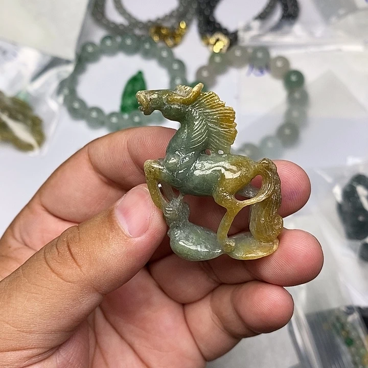 定制翡翠未镶嵌毛货需要抛光，请慎拍