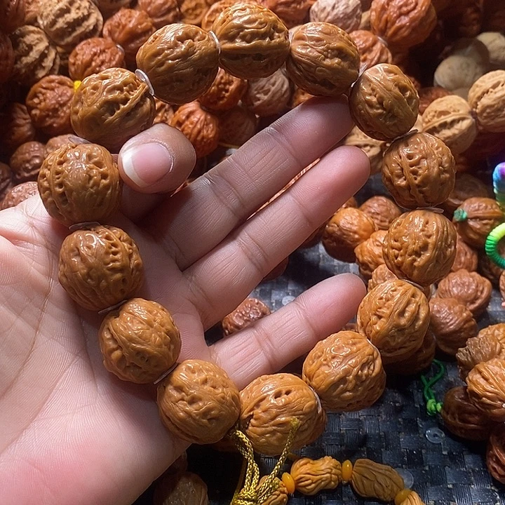 文玩核桃吊坠足球