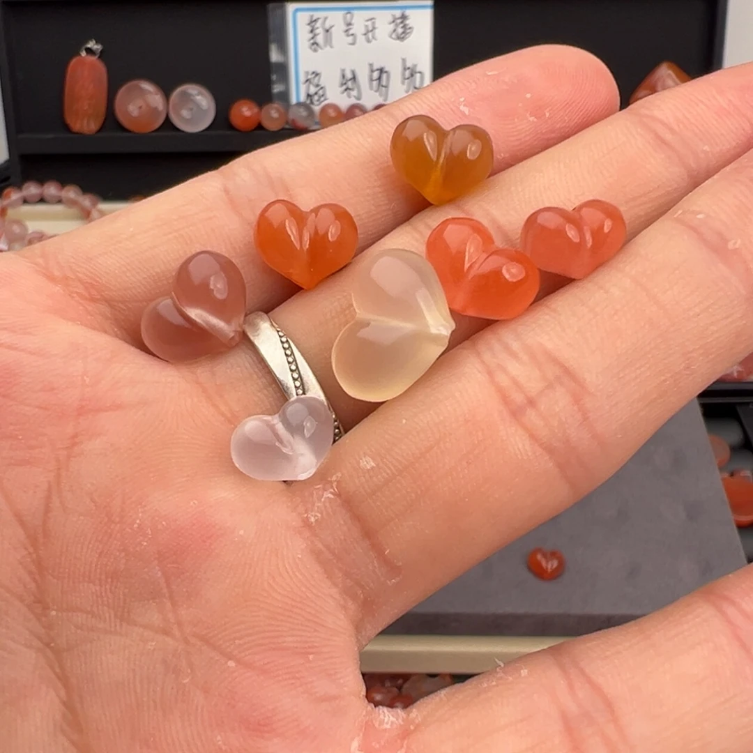 垚***圻南红玛瑙未镶嵌川料7颗