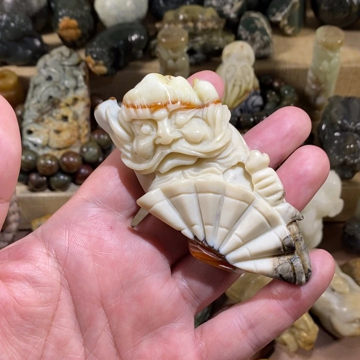 透闪石质玉未镶嵌挂件
