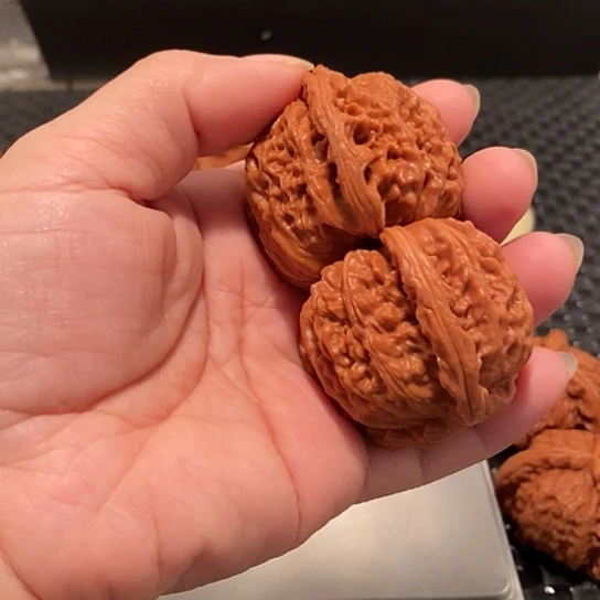 M***w文玩核桃吊坠核桃