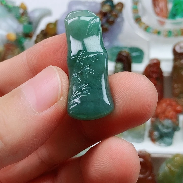 颈饰未镶嵌翡翠翡翠