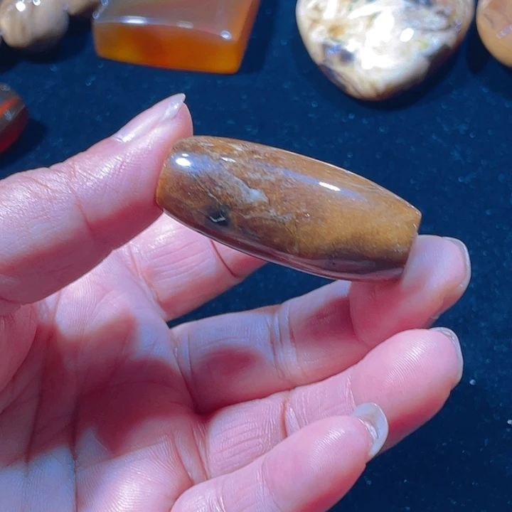 用***7琥珀未镶嵌手链血根蜡桶珠，重9.7克，打孔不支持退货