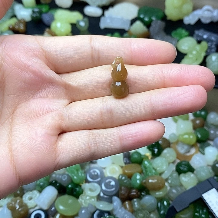 未镶嵌和田玉挂件