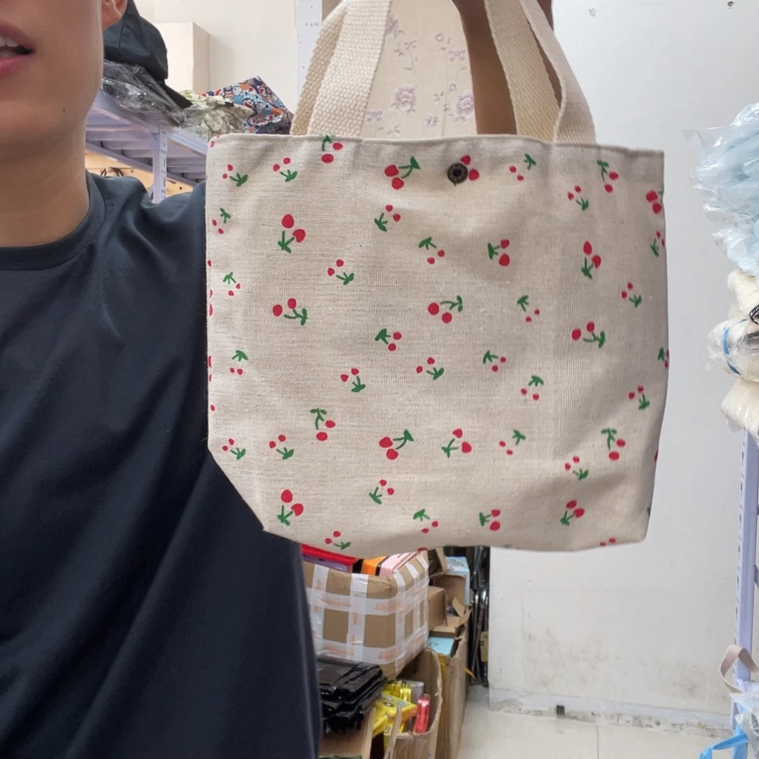 PU化妆包等多种款式任