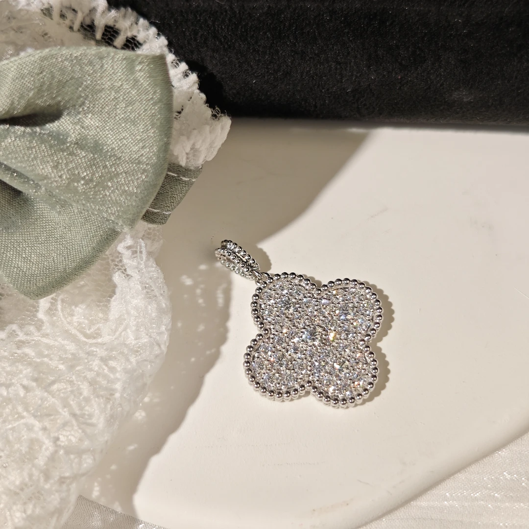 铂金莫桑四叶草吊坠-