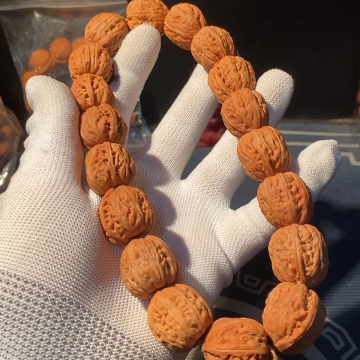 文玩核桃手串……10