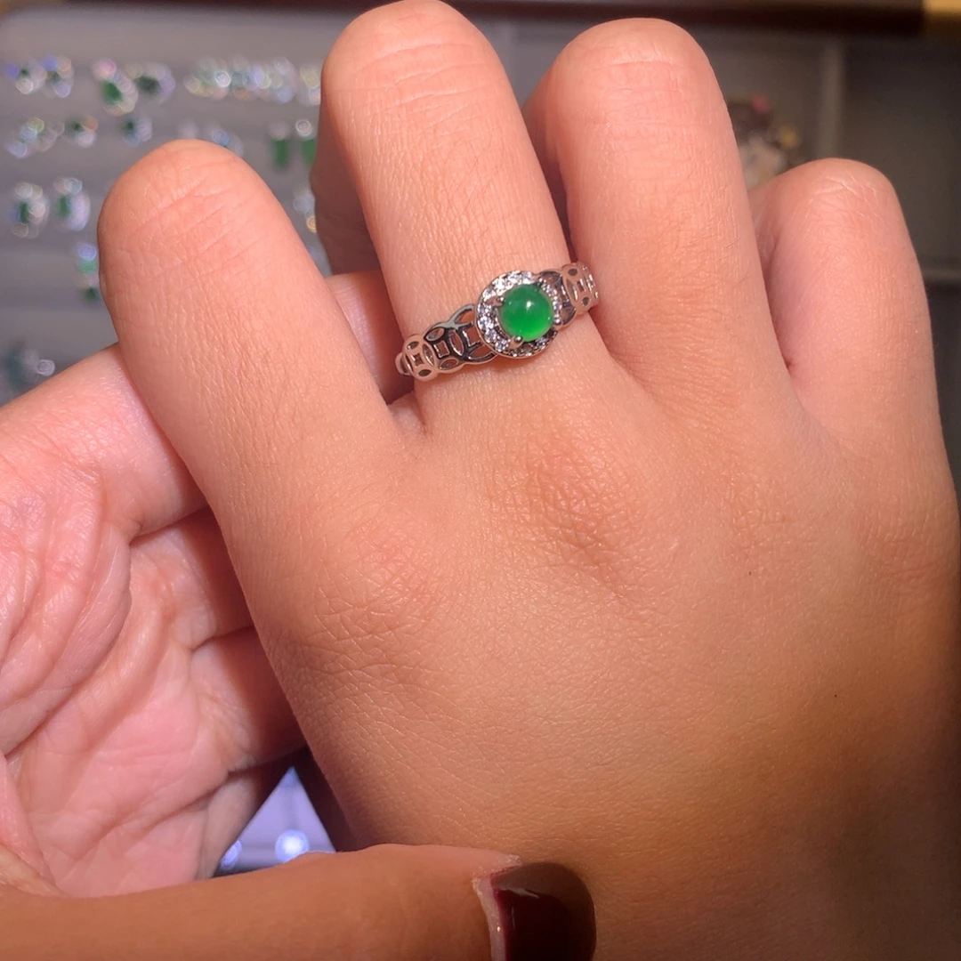 翡翠未镶嵌戒指戒指