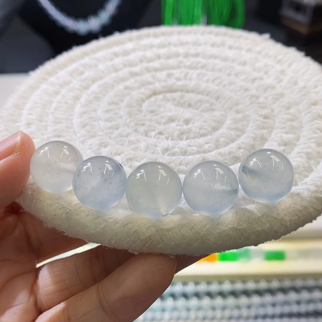 未镶嵌挂件翡翠单颗价格 多样性发其一