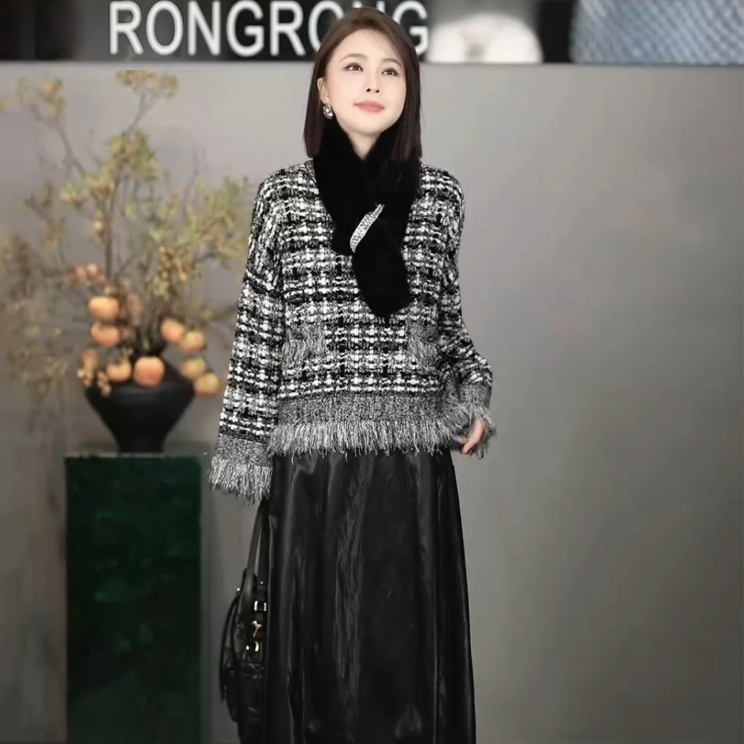 溶溶【晚星织墨】RONGRONG混纺定制纱一字领流苏下摆毛衣女RRF51073