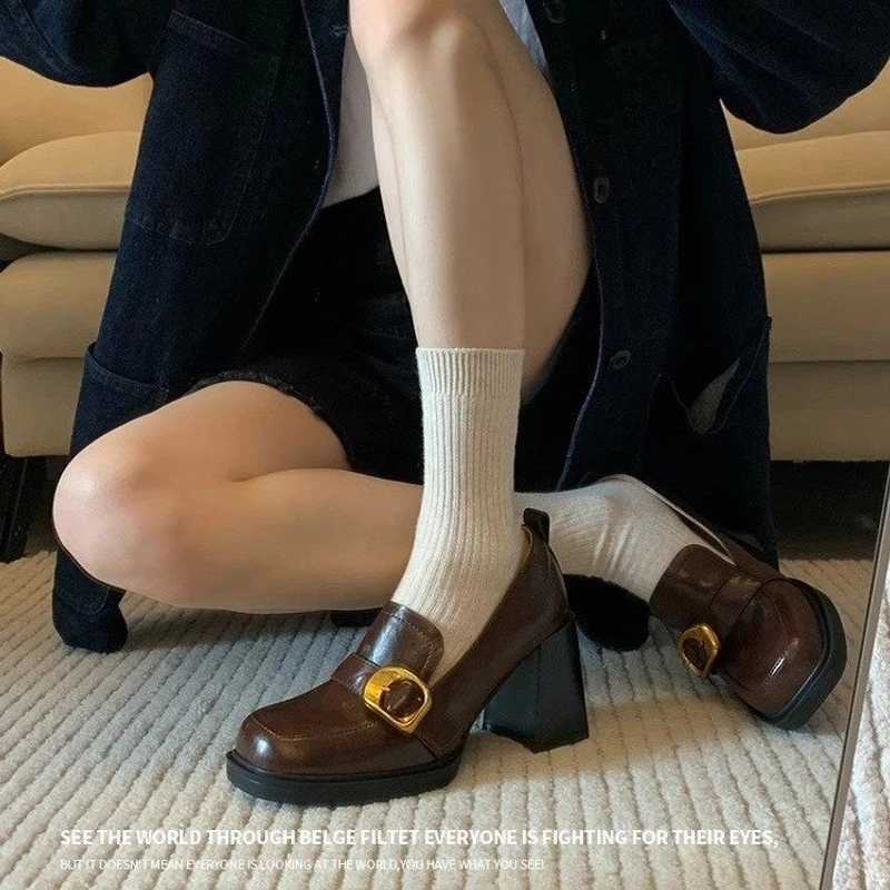 啄木鸟2025新款复古方头粗跟一脚蹬乐福鞋高跟小皮鞋女英伦风鞋子