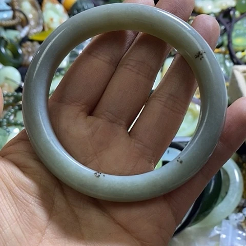 岫玉手镯未镶嵌62口径