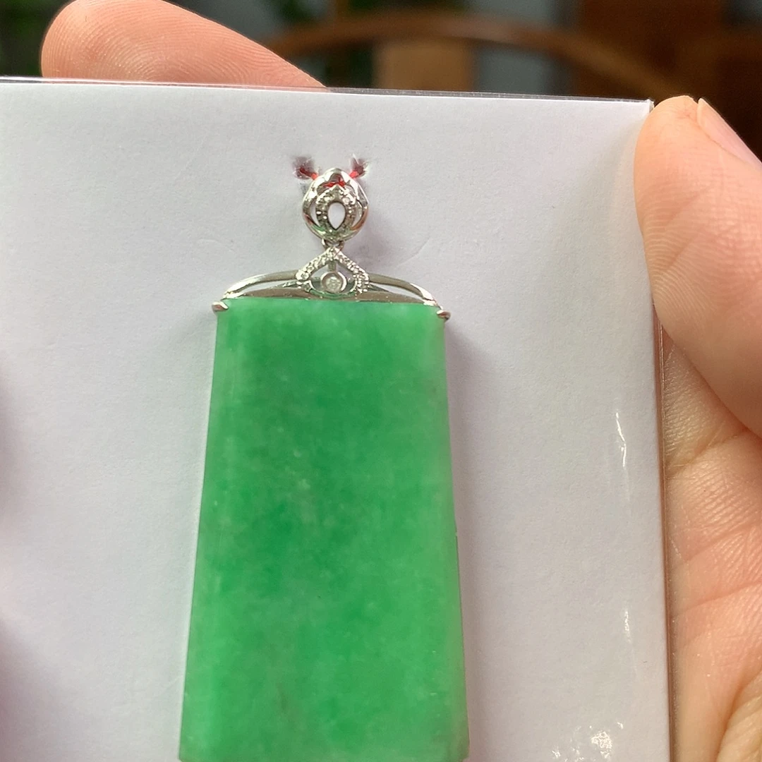 翡翠18K金镶嵌颈饰翡翠首饰