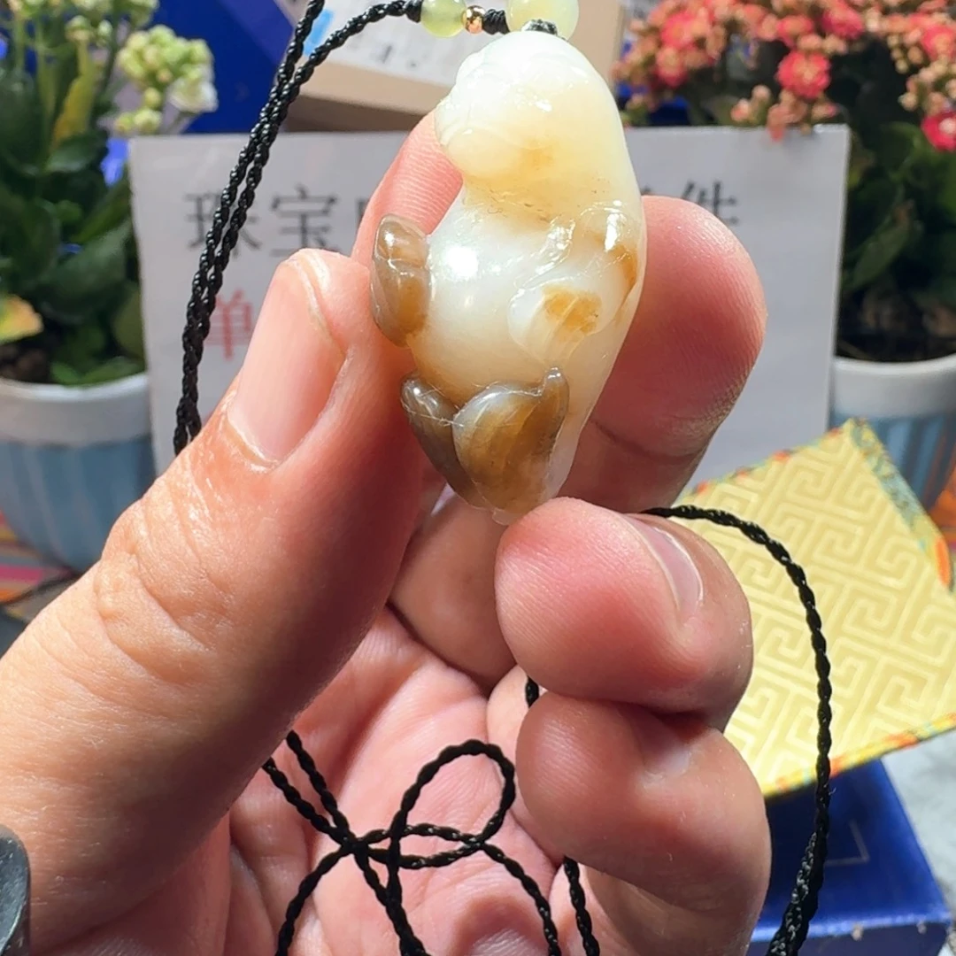 和田玉（糖玉）未镶嵌颈饰