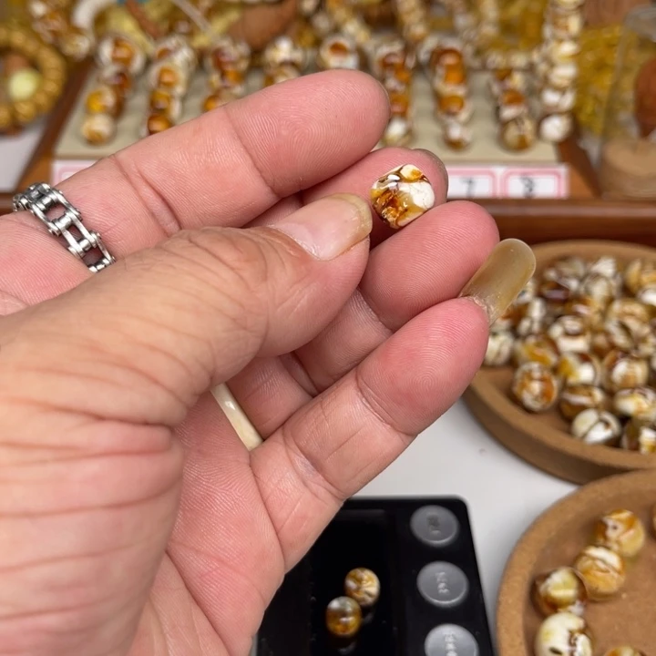 琥珀裸石未镶嵌澳*汁75号