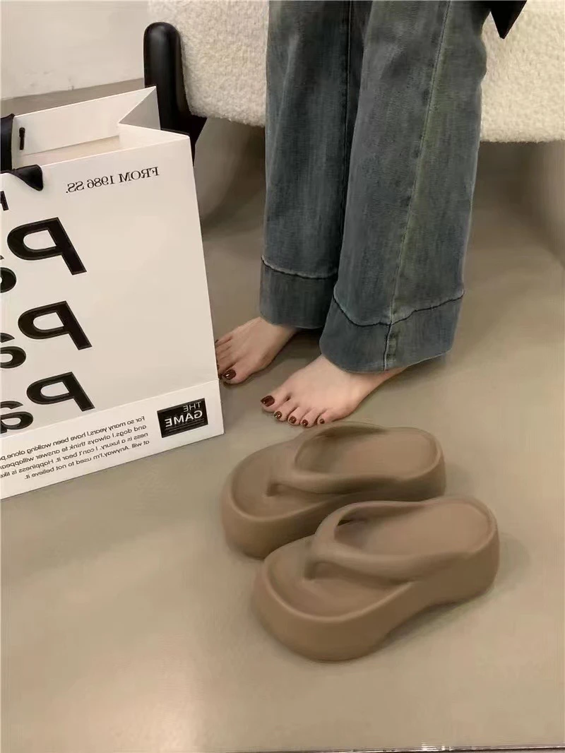 踩屎感厚底人7公分女夏季2025新款防滑海边沙滩鞋夹脚凉拖鞋女外