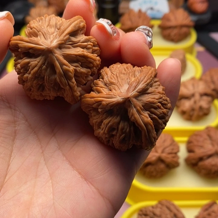 桃核把件虎头奔40虎头奔40