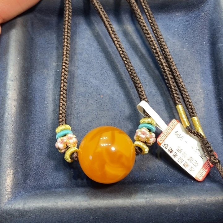 未镶嵌颈饰琥珀蜜蜡