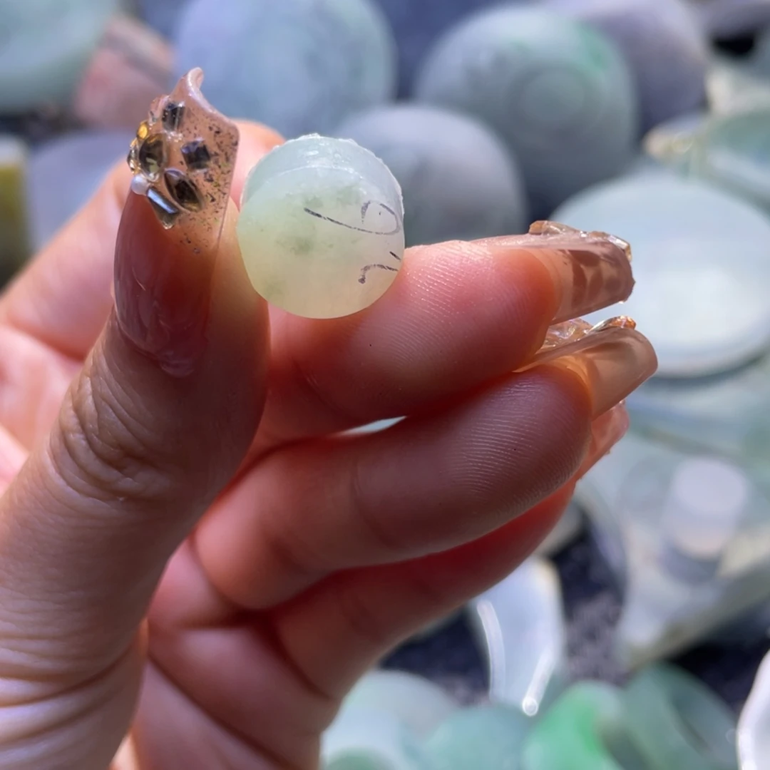 定制翡翠未镶嵌扣子