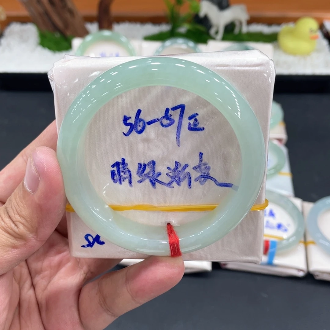 翡翠未镶嵌手镯缅甸翡翠