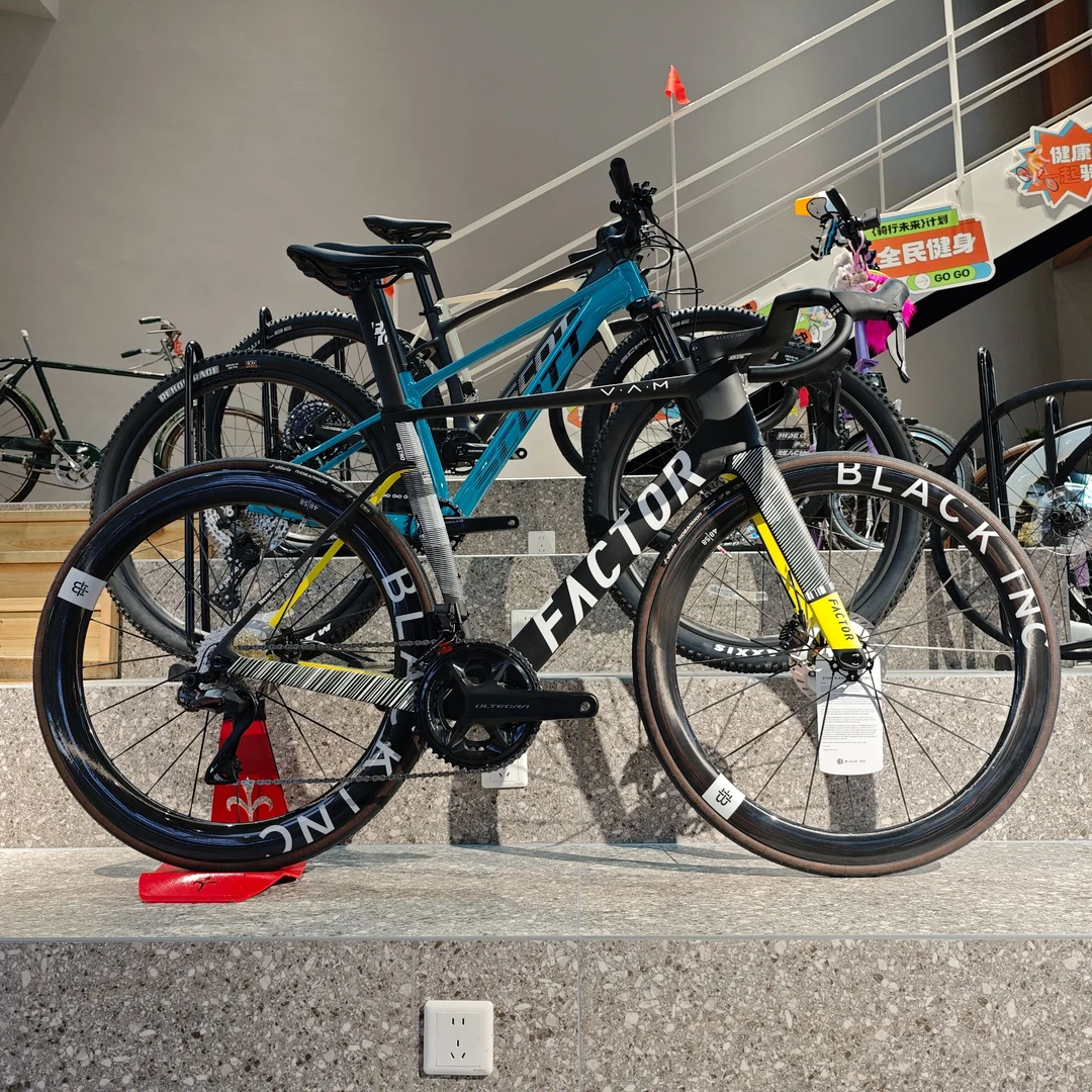 FACTOR碳纤维公路自行车