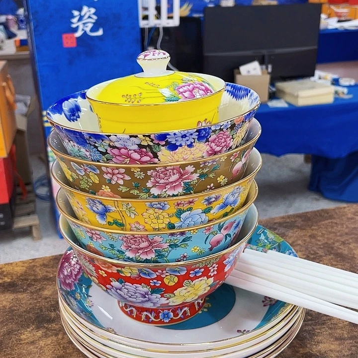 初***荷图片中一套…………………………