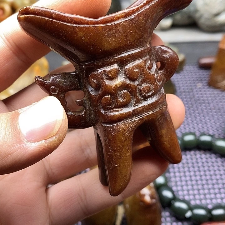 未镶嵌蛇纹石玉颈饰