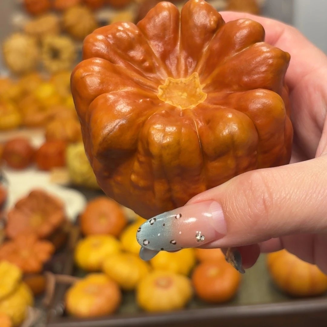 兔****响籽花罐子（有色差）