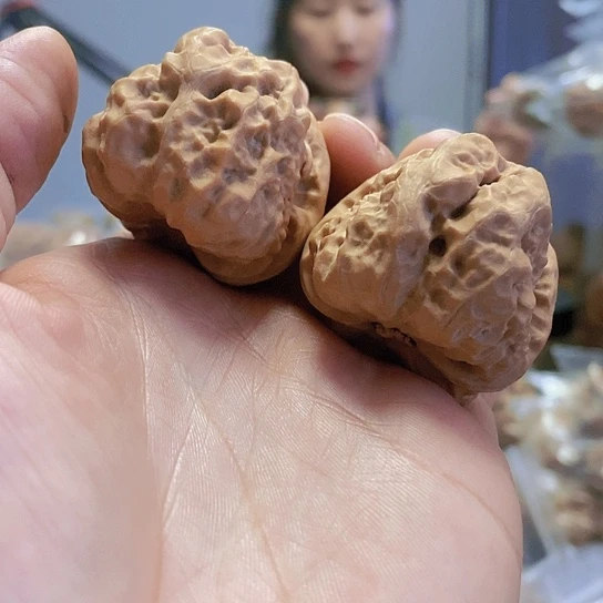 【闪购商品】把件文玩核桃37红皮蛤蟆头