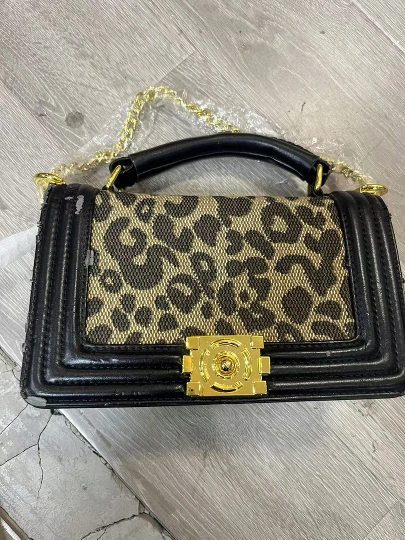 方形锁扣手提款单根拉链式斜挎包轻奢斑马潮流肩包