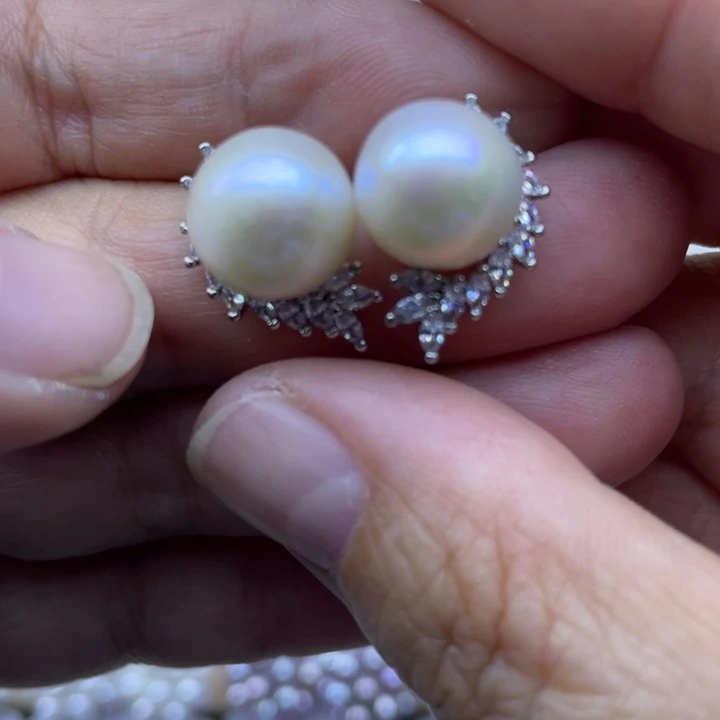 银S925镶嵌淡水珍珠耳饰