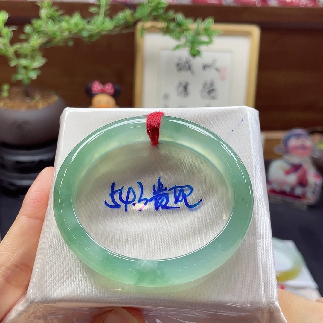 翡翠未镶嵌手镯72 号链接